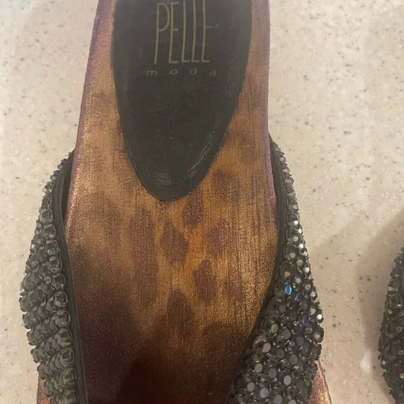 Pelle Moda Black Rhinestone Thing Flop Flop Sandal size 7.5 - Picture 9 of 10